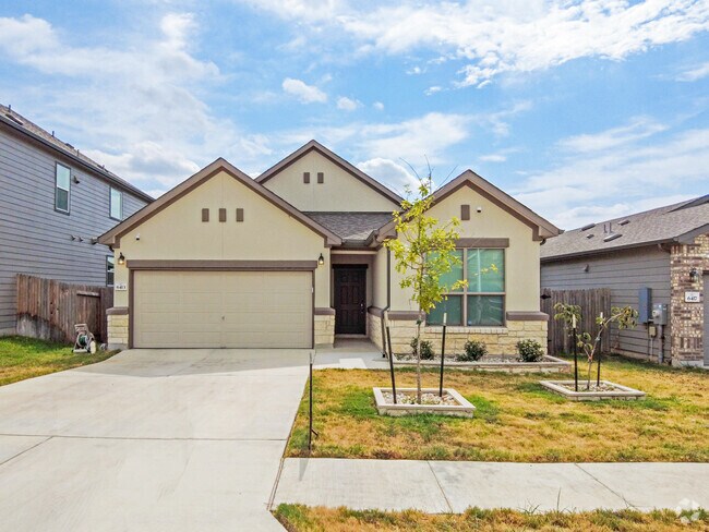 There are homes in Sundance Crossing with stucco and limestone facades.