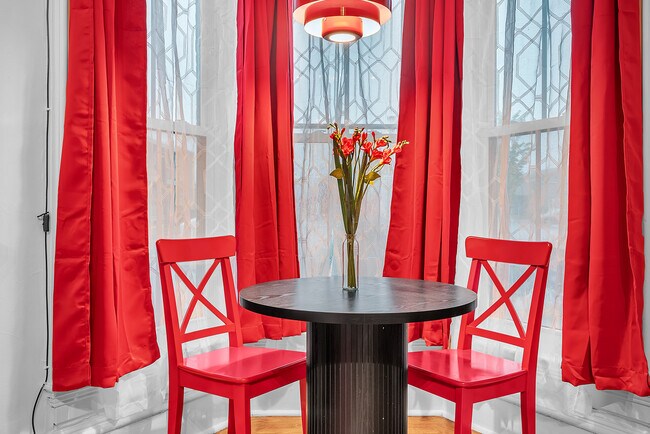 139 Center St unit Ruby, Hobart, IN 46342 - photo 2