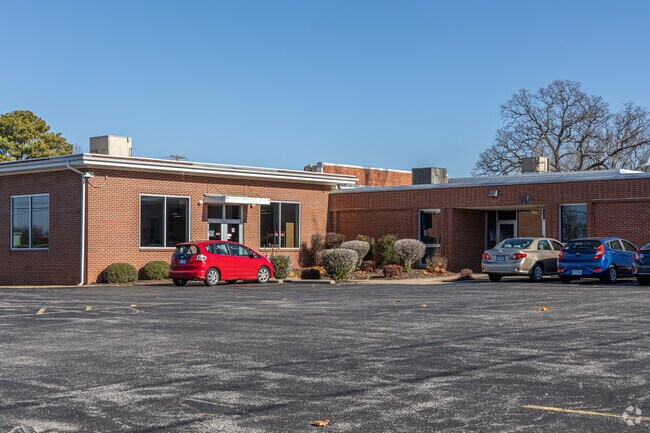 Frank Tillery Elementary School has a  student-teacher ratio of 14 to 1.