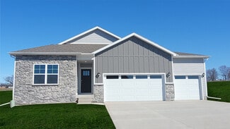 1019 W Trace Place, Polk City, IA 50226