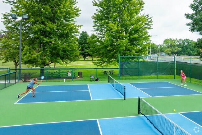 There are 2 pickleball courts in Iles Park