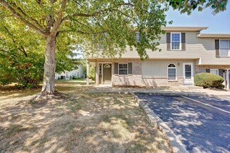 740 E Sherwood Hills Dr, Bloomington, IN 47401