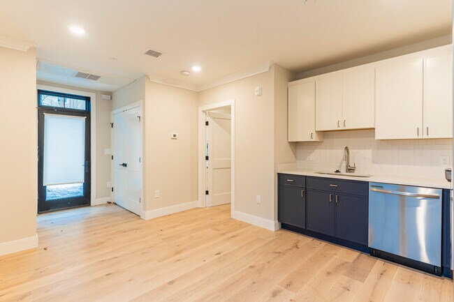 163 Everett St unit 303, Boston, MA 02134 - photo 4