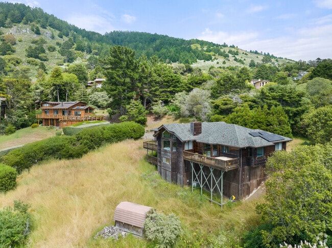 Some houses have excellent corners of paradise carved out in Stinson Beach.