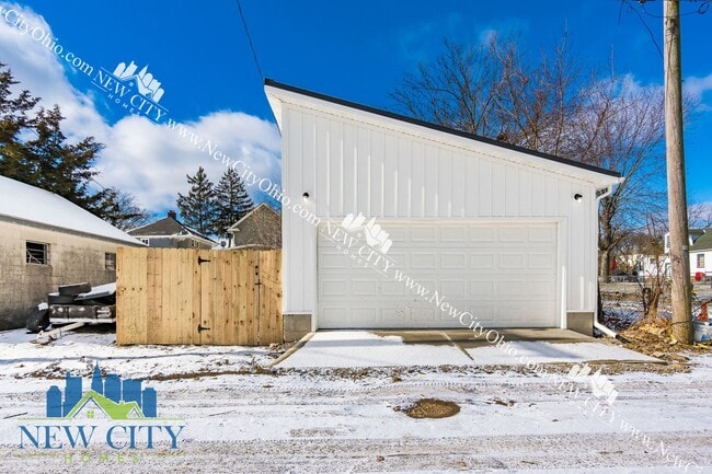 172 Whitethorne Ave, Columbus, OH 43223 - photo 7