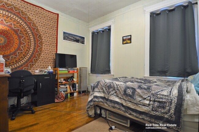 16 Royce Rd unit 3, Allston, MA 02134 - photo 5