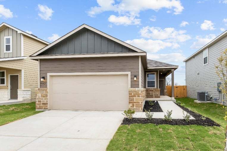 10802 Fairchild Way, Converse, TX 78109 - photo 1