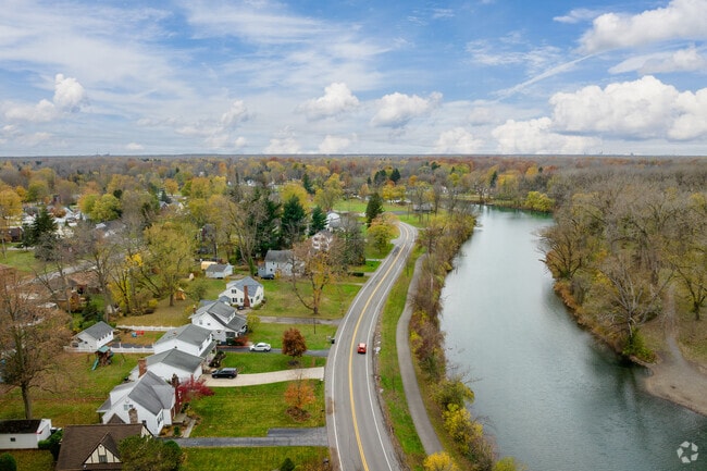The Ellicott Creek goes right along Irvington Creekside.