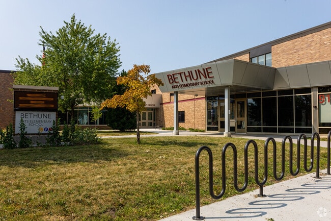 Bethune Elementary School is in the Near North neighborhood of Minneapolis.
