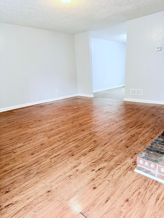 280 Timber Creek Ln SW, Marietta, GA 30060 - photo 6