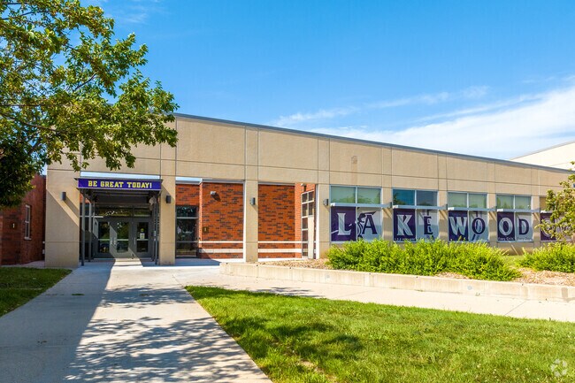 Lakewood Elementary School is located in Norwalk IA.