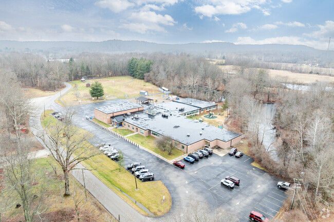 Helmsburg Elementary School