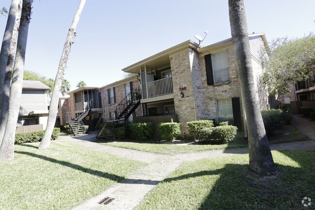 8950 Glencrest, Houston, TX 77061 - photo 2