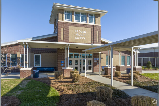 Clover Middle School main entrance.