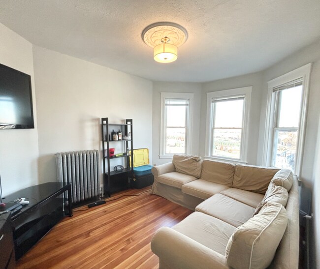 151 E Cottage St unit 3, Dorchester, MA 02125 - photo 6