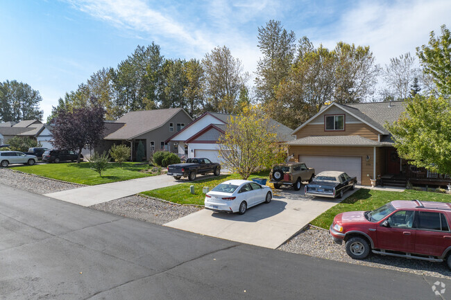 Mid price range homes in King Arthur Park are very accessible to new home owners.