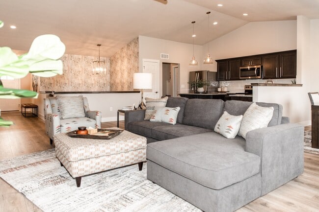 47449 Silver Oaks W unit 36447089, Mattawan, MI 49071 - photo 2