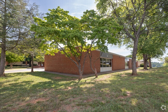 Monterey Elementary has an overall score of 38.51 in U.S. News and World Report.