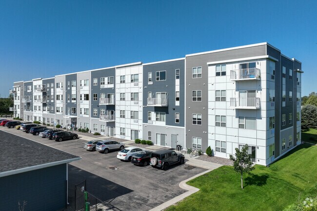 Flats on 21, Austin, MN 55912 - photo 2