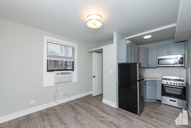 501 W Belmont Ave unit 7D, Chicago, IL 60657 - photo 2