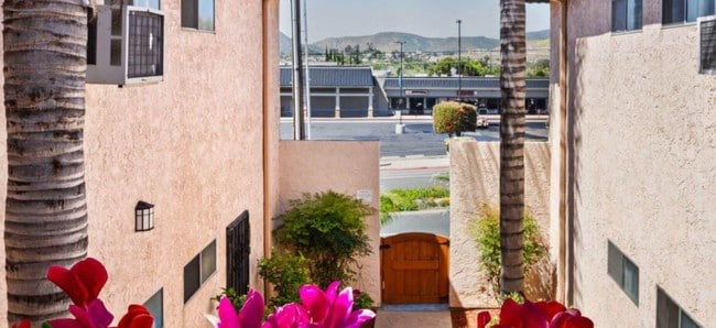 Carlton Ridge *1st Month Free OAC*, Santee, CA 92071 - photo 7