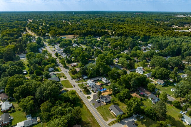 Walmsley Boulevard gives easy access to Richmond Highway.