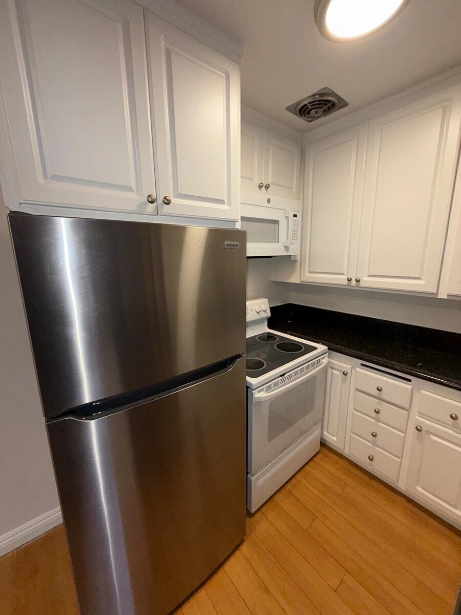 10760 Rose Ave unit 219, Los Angeles, CA 90034 - photo 1