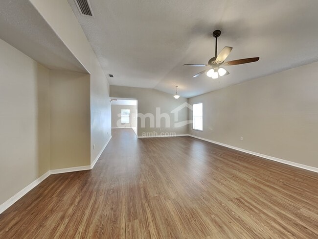 7461 Hunters Greene Cir, Lakeland, FL 33810 - photo 6