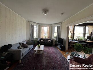 175 Harvard St Unit 2, Brookline, MA 02446