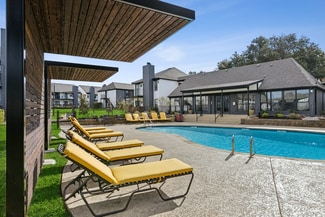 3420 Country Square Dr, Carrollton, TX 75006