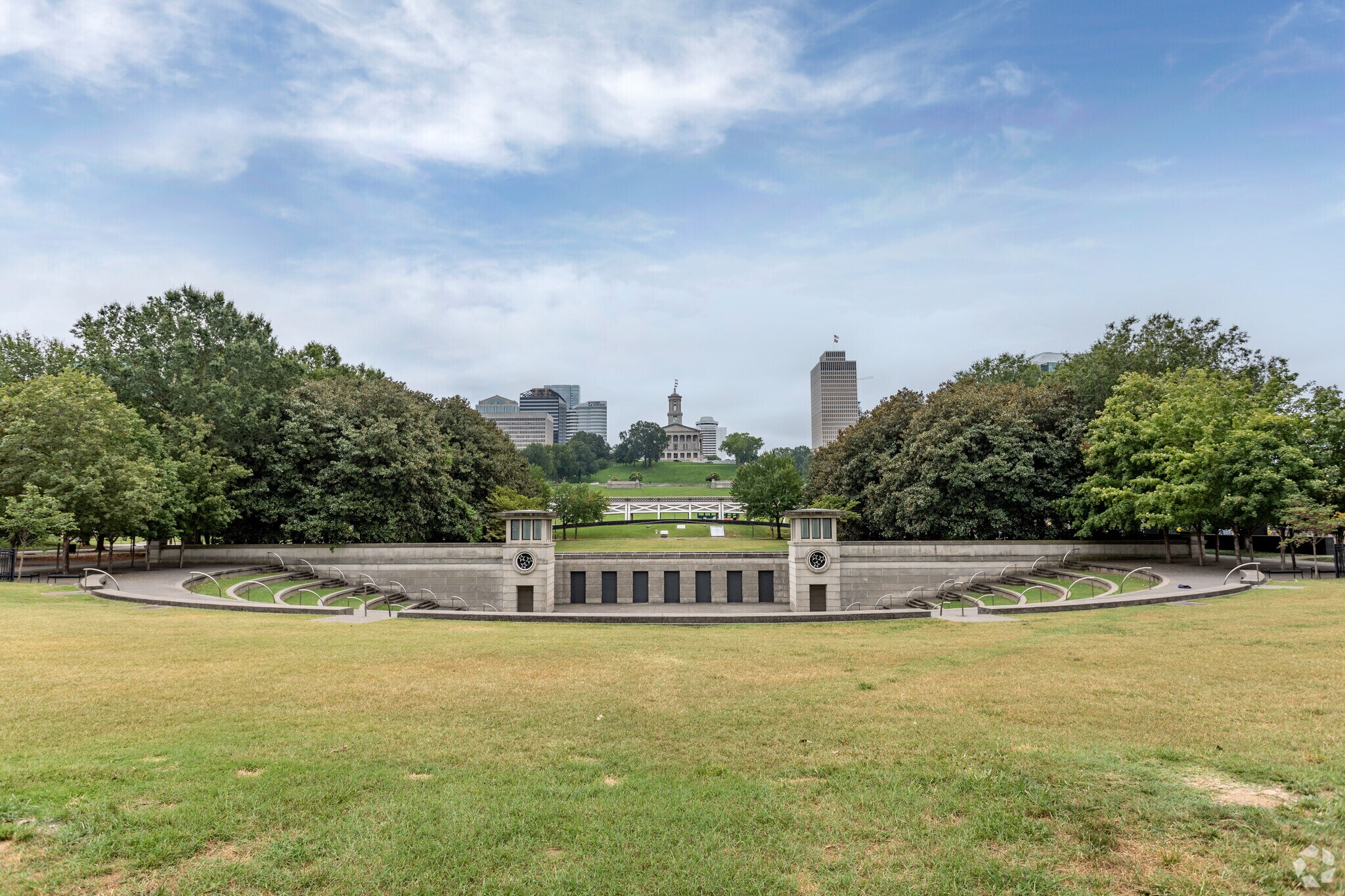Bicentennial Capitol Mall State Park is a large 19 acre park in Nashville.
