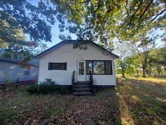 2646 Reynolds St, Muskegon, MI 49444