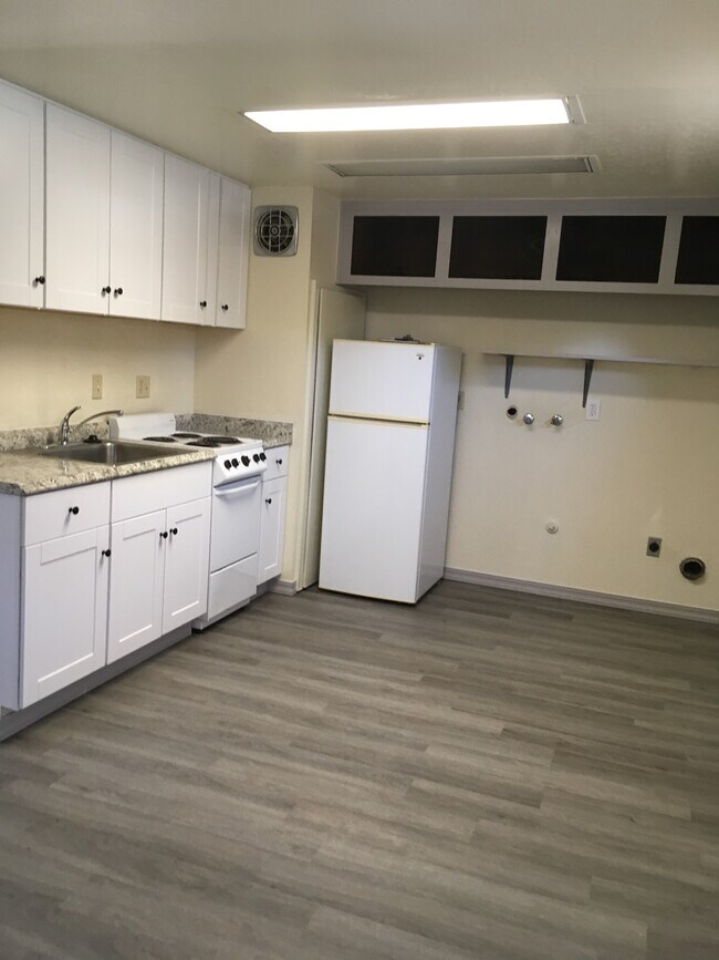 226 Elefa St unit A, Roseville, CA 95678 - photo 2