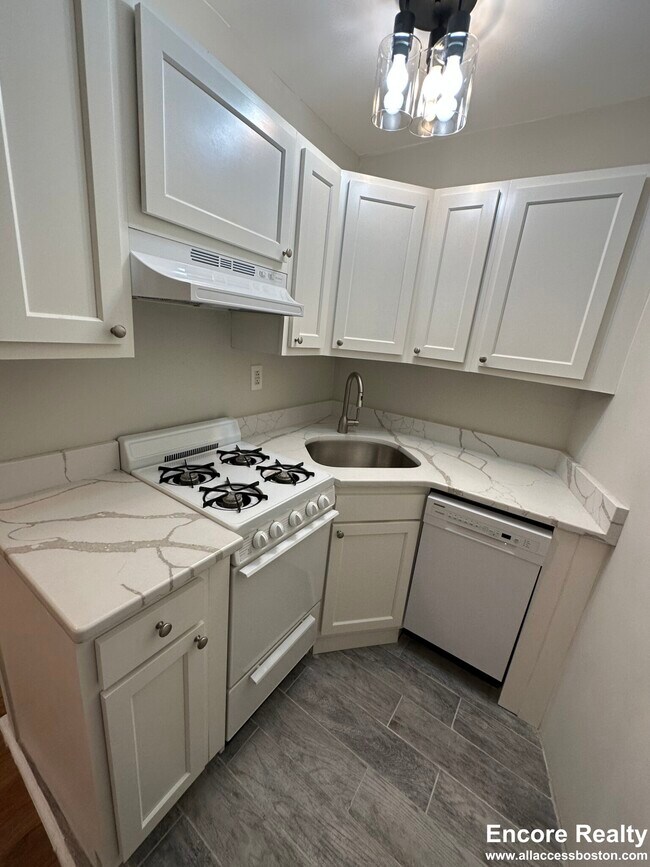 38 Hemenway St unit 15M, Boston, MA 02115 - photo 3