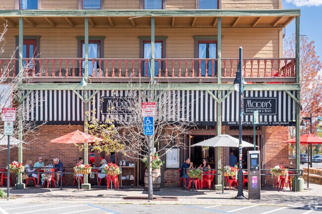 Moody's Bistro is a locals favorite in Prosser Lake Heights and is a short drive or bike ride into Downtown.