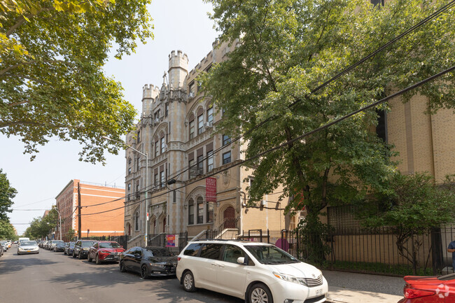 Sacred Heart School in The Bronx has a medium sized student body.