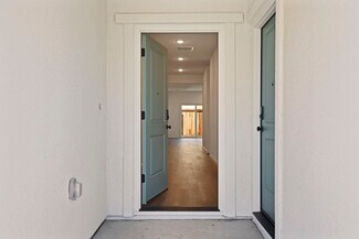 522 Bedfordshire Dr Unit Main, Patterson, CA 95363