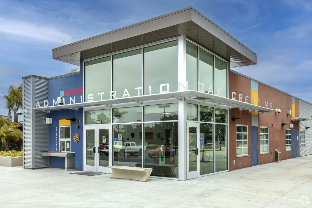 The entrance of the Oak Crest Middle in Encinitas.