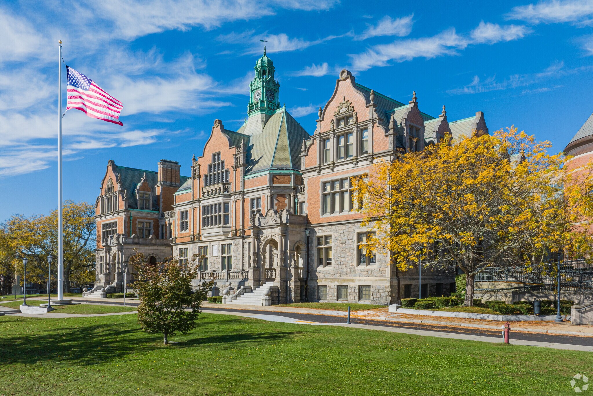 Fairhaven High School has a student-teacher ratio of 13:1 in Sconticut Neck.
