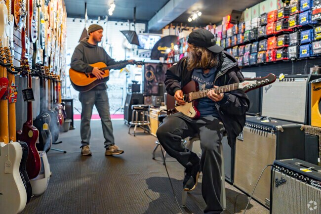 Locals can test out and relax in the friendly and welcoming atmosphere of Guitar WIshes in Lincolnton.