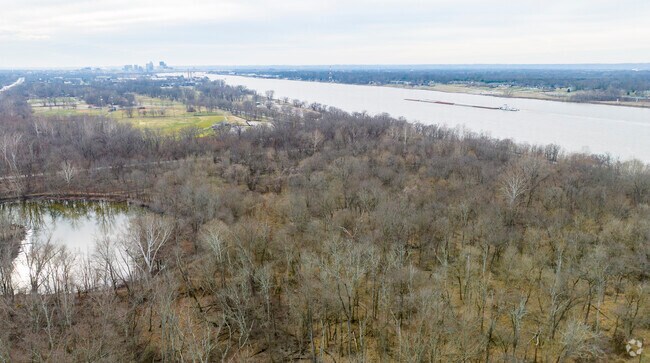 Indian Hills sits on the Ohio River.