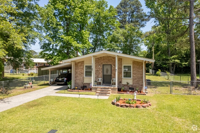 Greenview also has a few mid-century homes which always have a unique curb appeal.