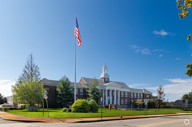 Lawrence Middle School is located in the Broadway Campus in Lawrence, NY.