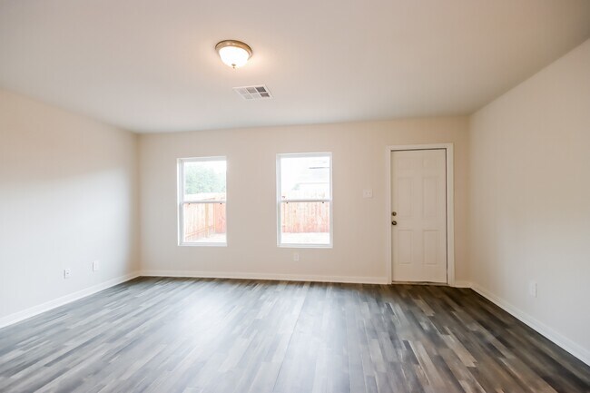 15505 Briar Forest Dr, Conroe, TX 77306 - photo 2