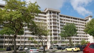 575 Oaks Ln, Pompano Beach, FL 33069