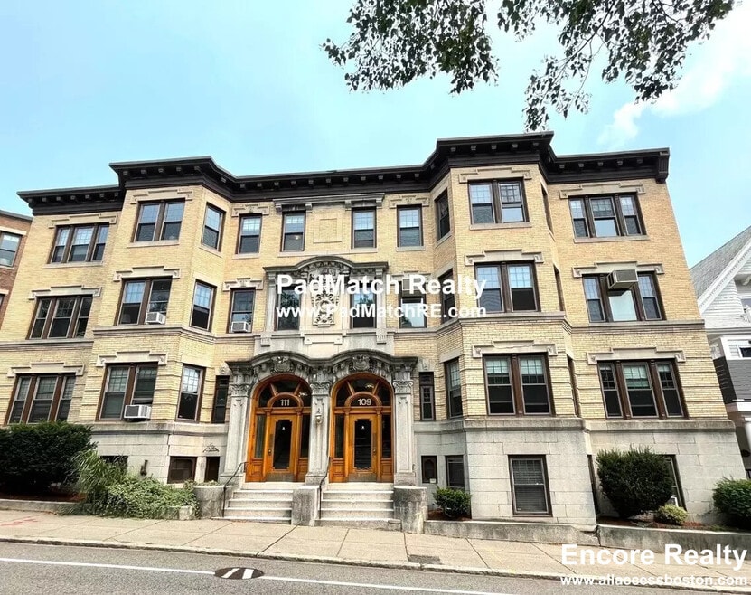 109 St Paul St unit 3F, Brookline, MA 02446 - photo 1