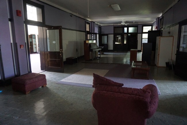 207 Pleasant St, Great Barrington, MA 01230 - photo 3