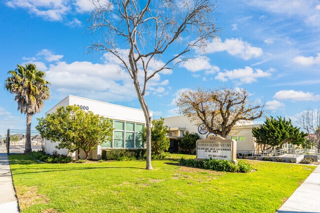 Naples Naples Bayside Academy severs Naples students from Pre-K through 5th grade.