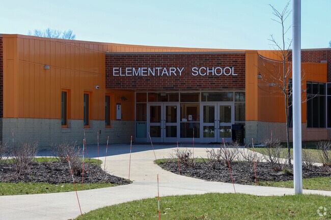 Crestwood Elementary School