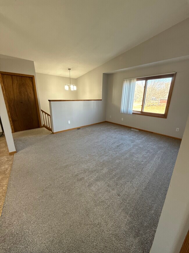 9092 Goldenrod Ln N, Maple Grove, MN 55369 - photo 4